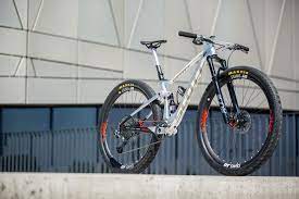 Nino schurter ist einer der weltbesten mountainbiker und im scott sram mountainbike racing team. Scott Is About To Sell A Perfect Replica Of Nino Schurter S Race Bike Scott Spark Rc 900 Wc N1no Hmx Limited Edition Frameset Bikeradar