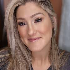 Alisha Chase's Instagram, Twitter & Facebook