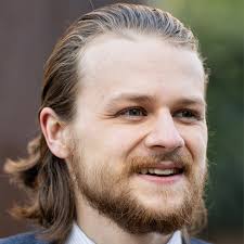 You might still have a chance to grab your tickets for #PIECEStheplay if  they're not sold out already! Head to www.KinnikSky.com & I'll see you this  weekend! STARRING: KINNIK SKY @kinnikskyofficial ,