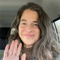 Dora Elliott's Instagram, Twitter & Facebook