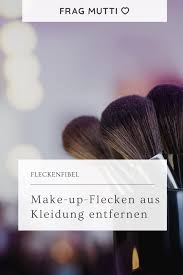 Um die farbpigmente zu entfernen, wird der fleck mit etwas. Make Up Flecken Aus Kleidung Entfernen Frag Mutti Tv In 2021 Flecken Make Up Blutflecken