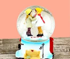 Kar Kuresi Icinde Ask Temali Bir Sey Siparis Etmisken Olu Kiz Yollayan Firma Eksi Seyler Kar Kuresi Kar Kizlar