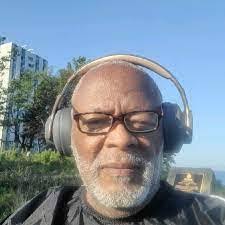 Robert Stclair's Instagram, Twitter & Facebook