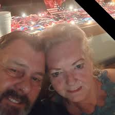 Imagine making friends with a black bear 😭