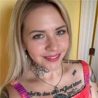 Michelle Pitts's Instagram, Twitter & Facebook