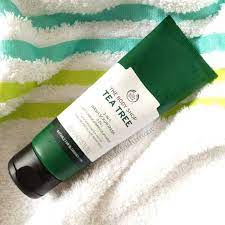 Tresemme spa rejuvenation conditioner review. Review Of The Body Shop Tea Tree 3 In 1 Wash Scrub Mask A Multi Tasking Skincare Product That Cleans Scrubs Body Shop Tea Tree The Body Shop Diy Body Care