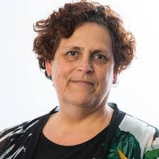 Karen Maclaren's Instagram, Twitter & Facebook