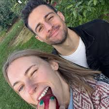 That is not a fan, THAT is Veronica Vice and you will put some respect