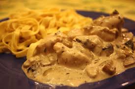 Nos 50 recettes de plats uniques femme actuelle le mag. Poulet A La Creme Et Aux Champignons Ma Cuisine Bien Aimee