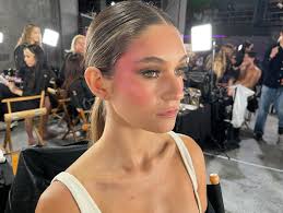 Veronica Gore (@queenpeachstudios) • Instagram photos and videos