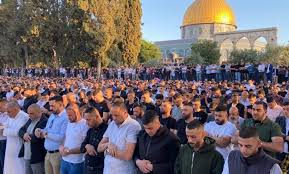 .صلاة العيد وهي تملأ السماء، تتبعها مناسك ذبح أضاحي العيد في الإمارات، انتهاءً بتوزيع نختتم قائمة اجازات 2021 في الإمارات بإجازة اليوم الوطني الإماراتي التي تعد من أهم العطل. 100 Ø§Ù„Ù Ù…ØµÙ„ ÙŠØ¤Ø¯ÙˆÙ† ØµÙ„Ø§Ø© Ø§Ù„Ø¹ÙŠØ¯ ÙÙŠ Ø§Ù„Ù…Ø³Ø¬Ø¯ Ø§Ù„Ø§Ù‚ØµÙ‰ Ktn