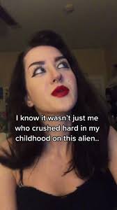 Mib 2 Opening Scene Selena Tasty