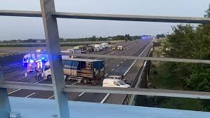 Autostrada del sole, a1 (en); 2g W5ng7pxndqm