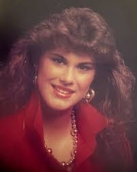 Carolyn Paulette's Instagram, Twitter & Facebook