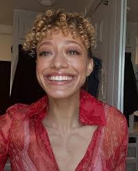 Cristina Cole's Instagram, Twitter & Facebook