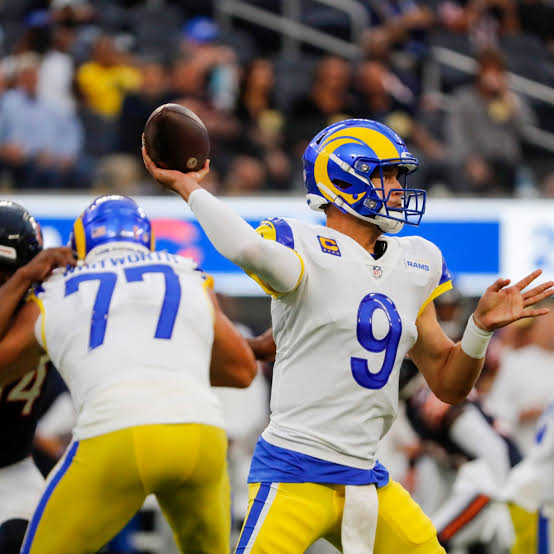 Matthew Stafford: QB signs 1-year extension with Los Angeles Rams