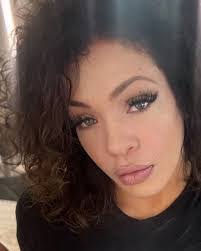 Bernadette Kim's Instagram, Twitter & Facebook