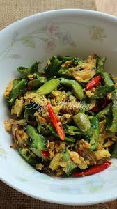 Turun temurun.masak untuk cik abang pasti menyelerakan. Kacang Botol Goreng Dengan Petai Dan Telur Yang Tersangat Sedap Azie Kitchen