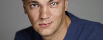 Chirurgia estetica a sanului. Dr. Radu Ionescu, medic primar chirurgie  plastica, a discutat online cu cititorii