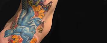 San francisco, der er hjemsted for mange selvudråbte sociale outcasts, er naturligvis blevet et mekka af talentfulde tatoveringsartister og butikker. Authentic Tattoo