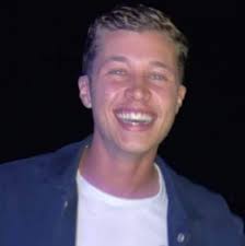 Maxime beltra 22 ans en pleine forme, devait partir en vacances en grèce. Qk80xjq0t2bgpm