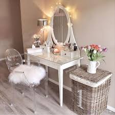 اروع تسريحات غرف نوم2021 تسريحات غرف نوم بسيطة للبنات تسريحات غرف نوم تركى العدولة هدير Vanity Decor Makeup Vanity Decor Home Decor