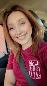 Lauren Spriggs's Instagram, Twitter & Facebook