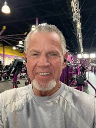 Now that fall has arrived and my lawn is asleep it is time to back to the  gym more regularly. Being and staying in shape is part of my recovery.