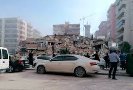 Terre, tout comme ses tremblements, qui souvent durent et sont d'une grande violence, réduisant à néant, comme l'histoire nous le montre à de nombreuses reprises, des contrées entières en quelques secondes. Un Puissant Seisme De Magnitude 7 Cause D Importants Degats Dans L Ouest De La Turquie Liberation