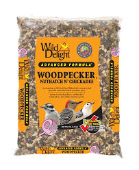 A Premium Wild Bird Food Blended To Attract And Feed The Most Desirable Outdoor Pets Nuthatch Chickadee Bird Woodpecker