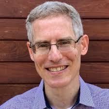 Lisa Leeke's Instagram, Twitter & Facebook