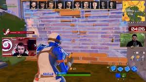 On le retrouve notamment sur des jeux compétitifs de type battle royale comme fortnite ou encore parfois des jeux. New Top Video Of The Week On Twitch Fr Gotaga Royal Rumble Pro Twitch Top Videos Royal Rumble
