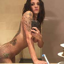 Asia argento nude pic