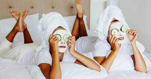 Si usa per pulire e fare stringere la pelle del viso. Maschera Viso Fatta In Casa 8 Ricette Imperdibili Da Provare