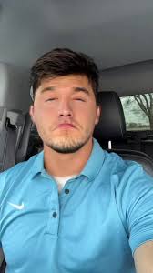 Damien Lee Salas (@damienleesalas)