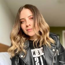 Manuela Valencia Salazar (@Manuela9914)