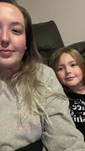 Lindsey Glick's Instagram, Twitter & Facebook