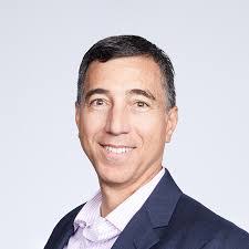 Robert Shearer's Instagram, Twitter & Facebook