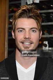 Evan Kirkpatrick and Jessica Youngblood attend a Pre-Emmy dinner to... News  Photo