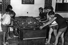 La aventura de la historia en fotografías: Asi Tienen Que Jugar Los Ninos Al Aire Libre Sin Directrices Y Preferiblemente Con Otros Ninos Sociedad Home El Mundo