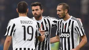 His main strengths lie in pressuring the bonucci on the other hand, is a very different type of player. C E Posta Per Barzagli Bonucci E Chiellini Foto