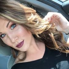 Karina Borges's Instagram, Twitter & Facebook