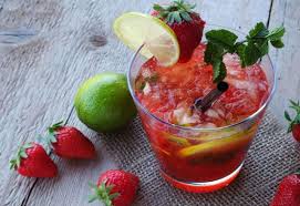 Trinquez avec un verre de champagne coloré d'un trait de sirop de rose, ou avec un mélange vodka et fruits rouges. Mojito De La Saint Valentin Au Thermomix Plat Et Recette Recettes De Cuisine Mojito Thermomix