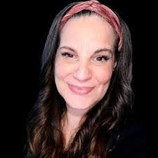 Marina Horton's Instagram, Twitter & Facebook