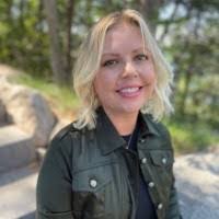 Kaitlyn Britton's Instagram, Twitter & Facebook