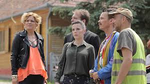 A mi kis falunk 1. Mar Nem Szivesen Latjak Pajkaszegen Az Rtl Klub Stabjat