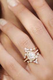 Pear Diamond Wedding Ring Set Diamond Halo Unique Engagement Ring Set Marquise Crown Diamon In 2021 Diamond Wedding Rings Sets Wedding Rings Unique Wedding Ring Sets