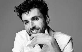 Bei europe shine a light singt er seinen neuen song someone else. Duncan Laurence Ich Werde Die Zeit In Tel Aviv Geniessen