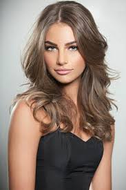 La Couleur Blond Fonce Parfait Pour Cette Ete Et Automne Archzine Fr Cheveux Blonds Fonces Cheveux Chatains Cheveux