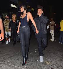 Dua lipa joins boyfriend anwar hadid at his grandmothers. 1 Offizielle Bilder Bella Hadid Muffeliger Freund Bella Hadid Rapper Models